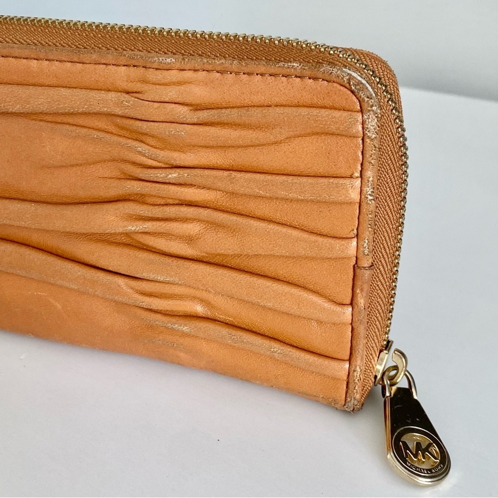 Michael Kors Ruched Leather Wallet - Picture 5 of 11